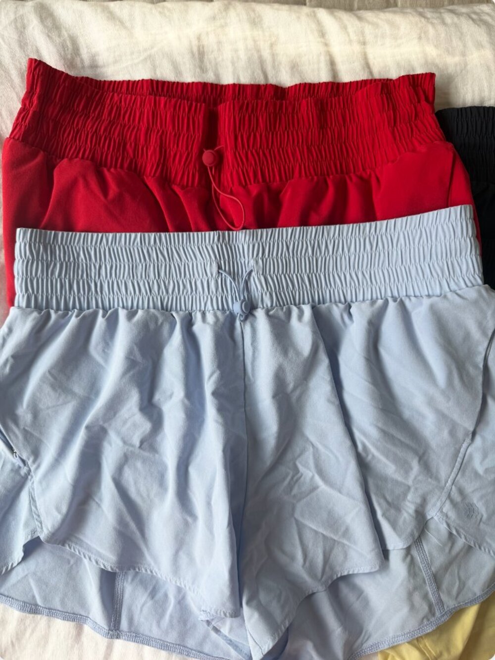 All In Motion Women's Active Light Woven High-Rise Shorts 3", 5 pairs size large - Picture 3 of 5